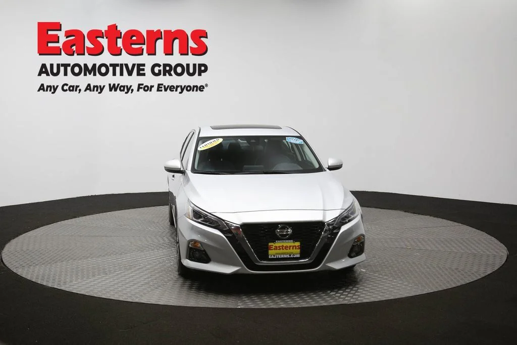 Used 2022 Silver Nissan 2.5 SL image 49