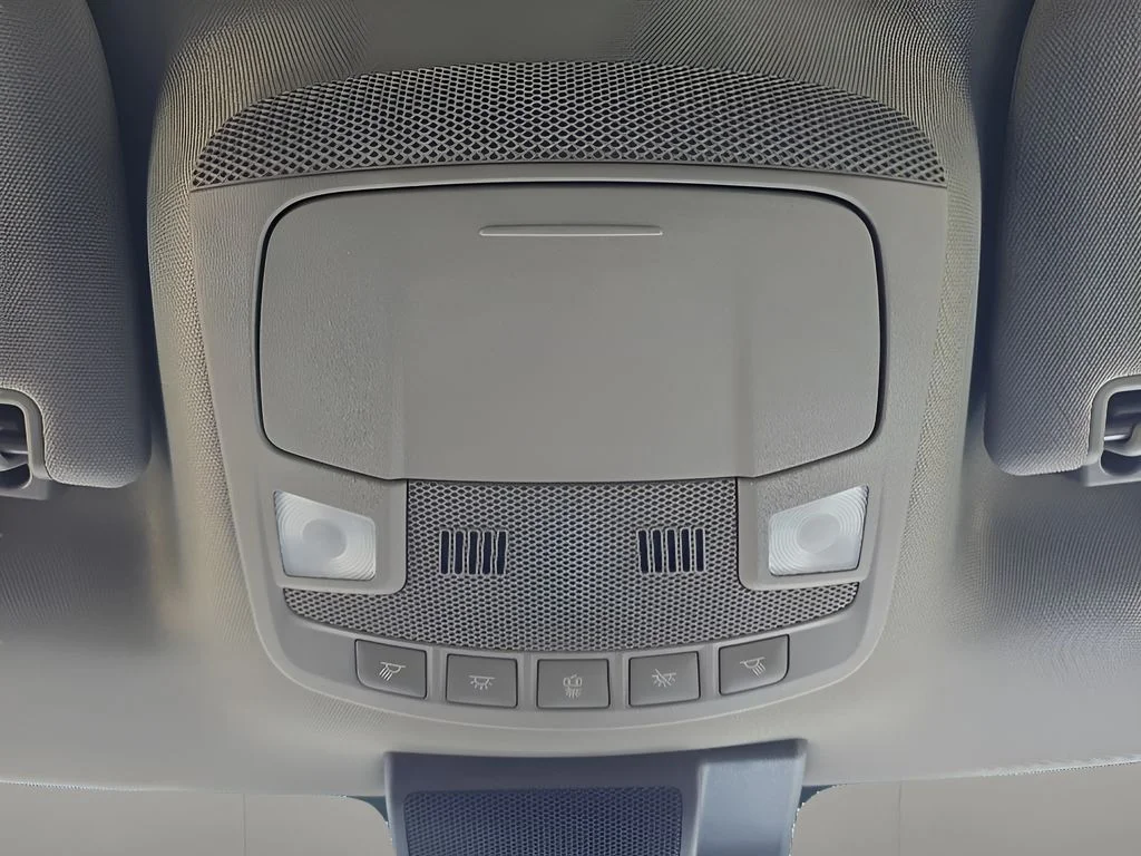 Used 2019 White Ford  image 22