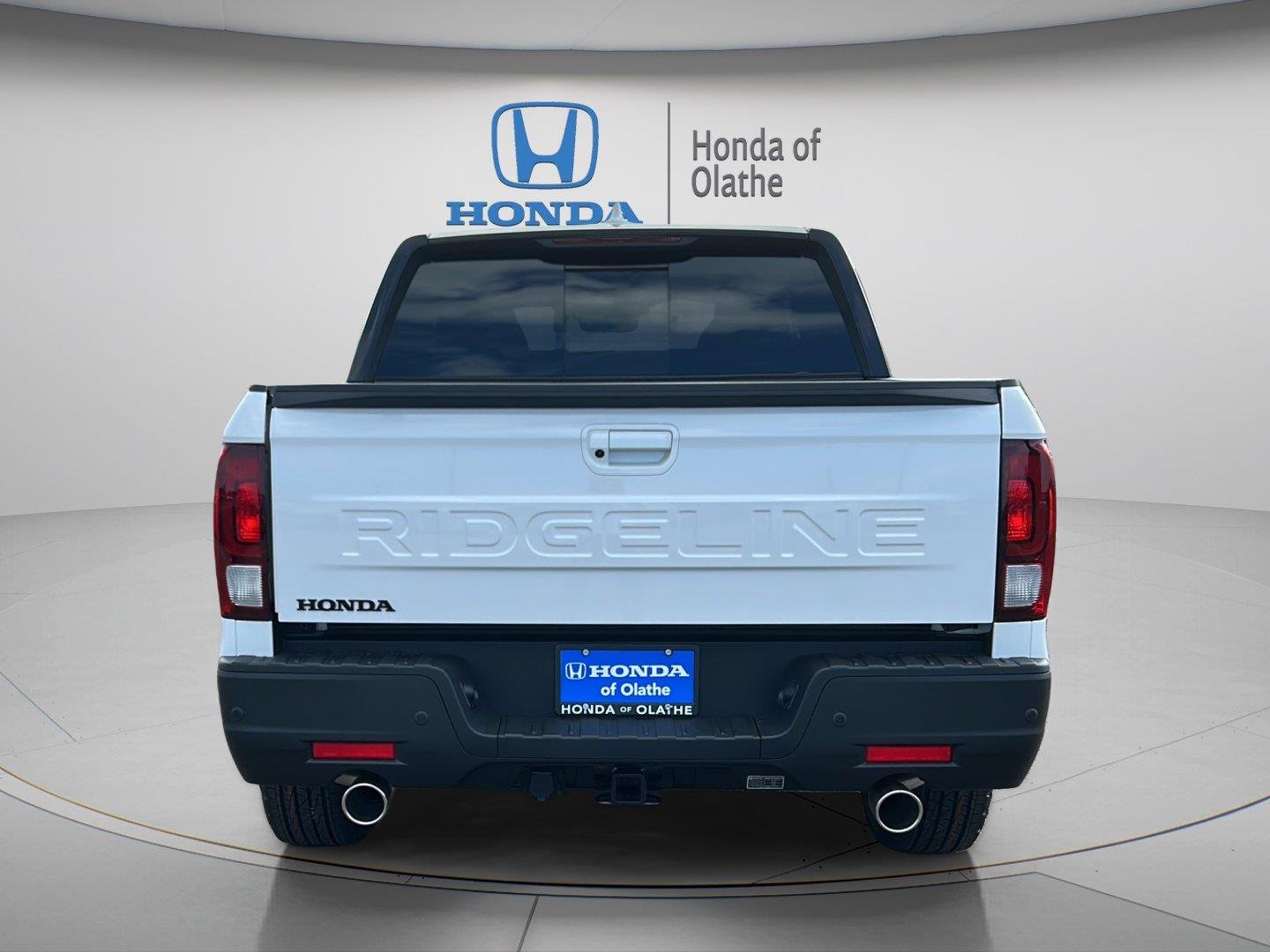 New 2026 Platinum White Pearl Honda Black Edition image 4