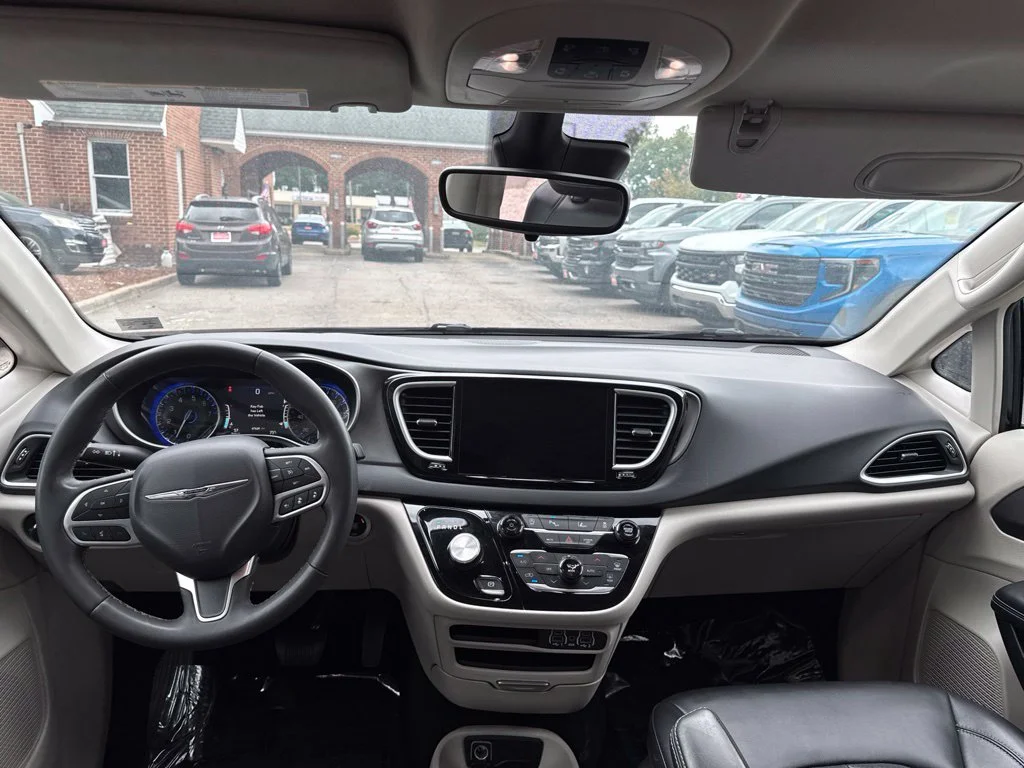 Used 2023 Blue Chrysler Touring L image 14