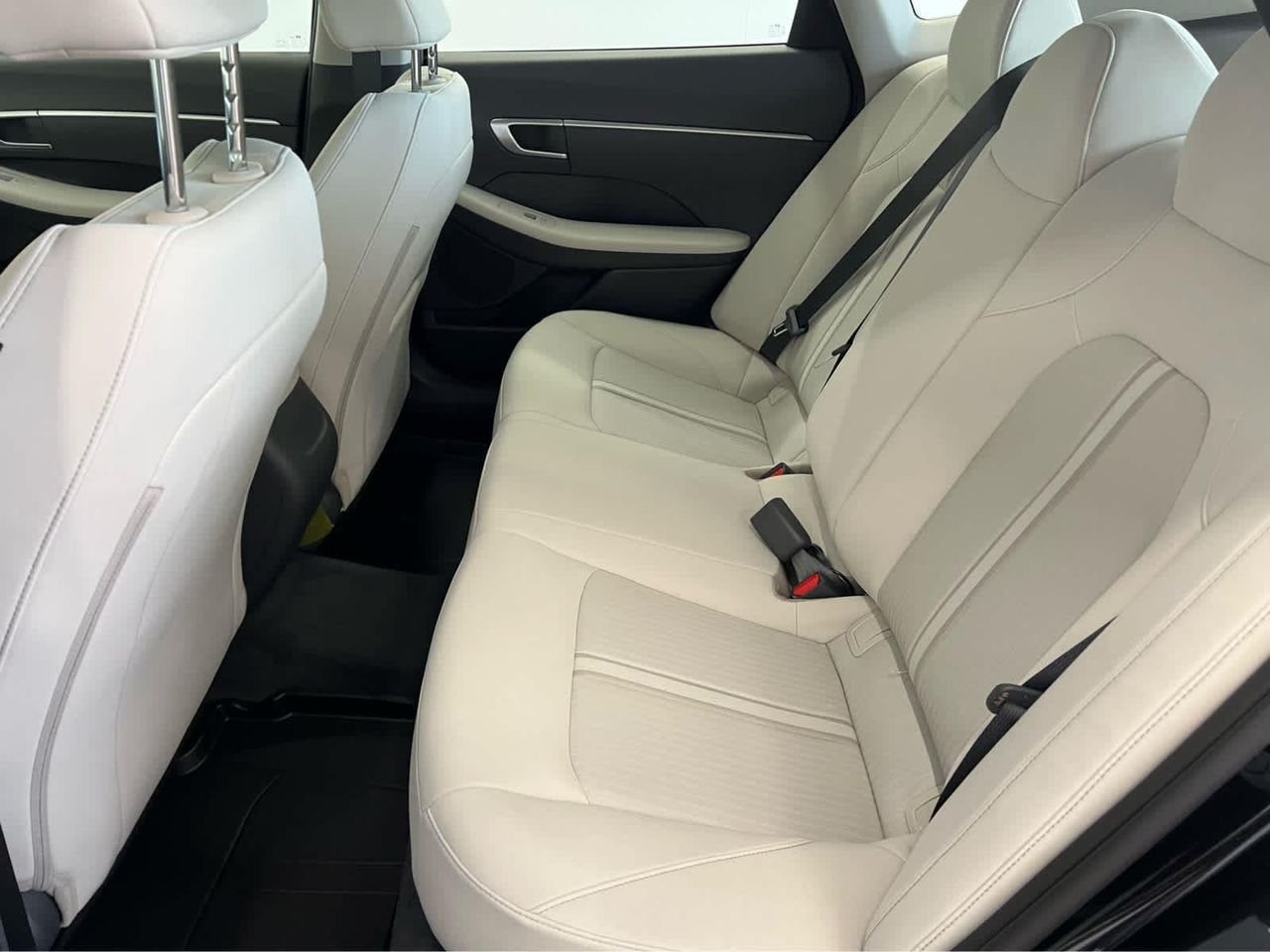 New 2026 Abyss Black Hyundai SE image 54