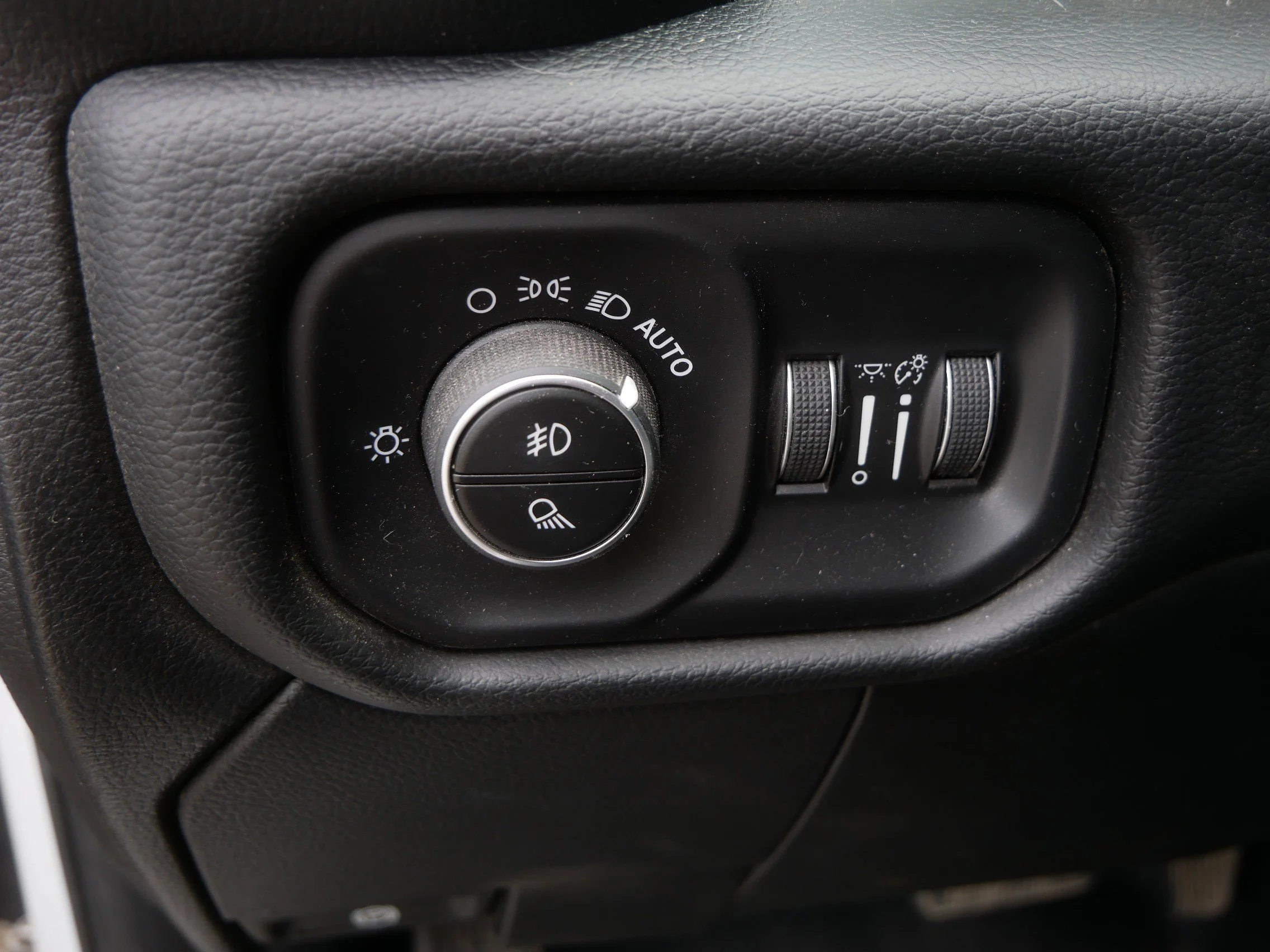 Certified Used 2019 White Ram Big Horn image 21