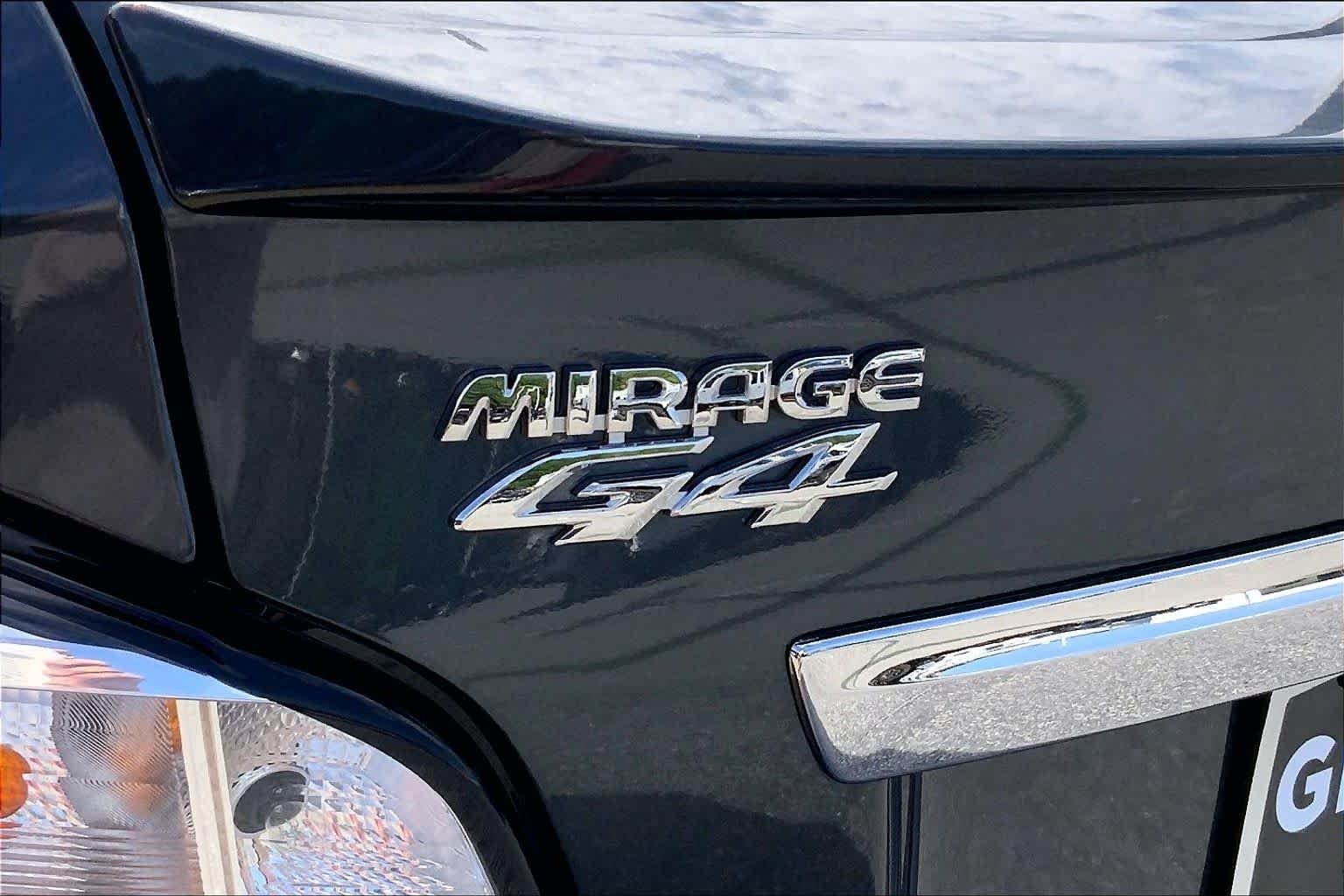 Used 2024 Graphite Gray Metallic Mitsubishi ES image 30