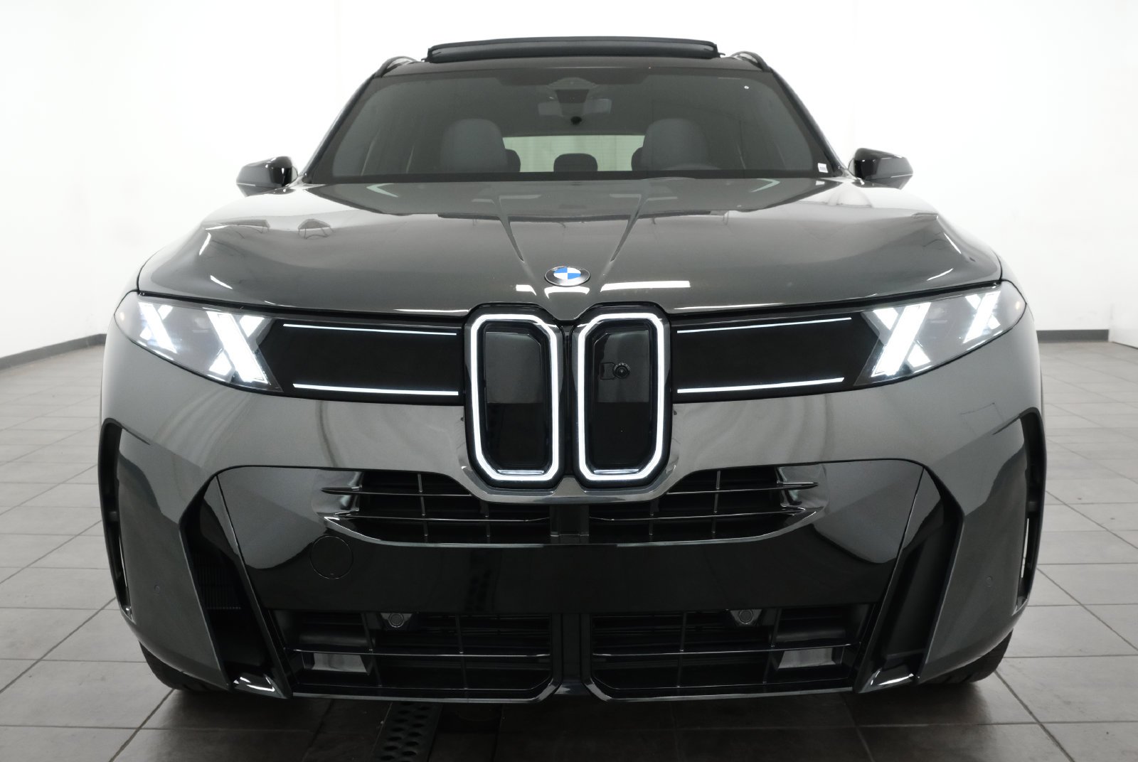 New 2027 Dravit Grey Metallic BMW  image 9
