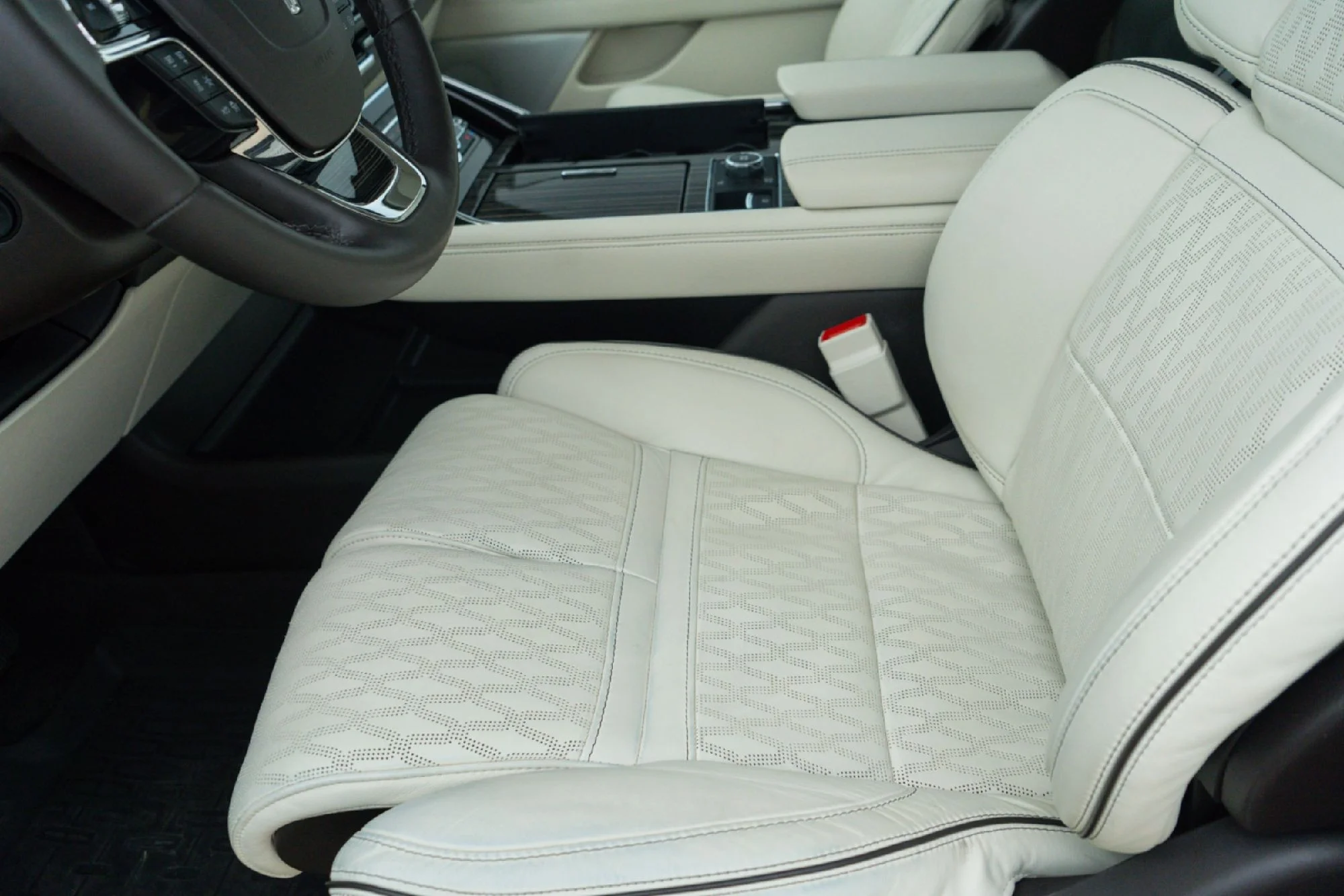 Used 2024 White Lincoln Black Label image 8