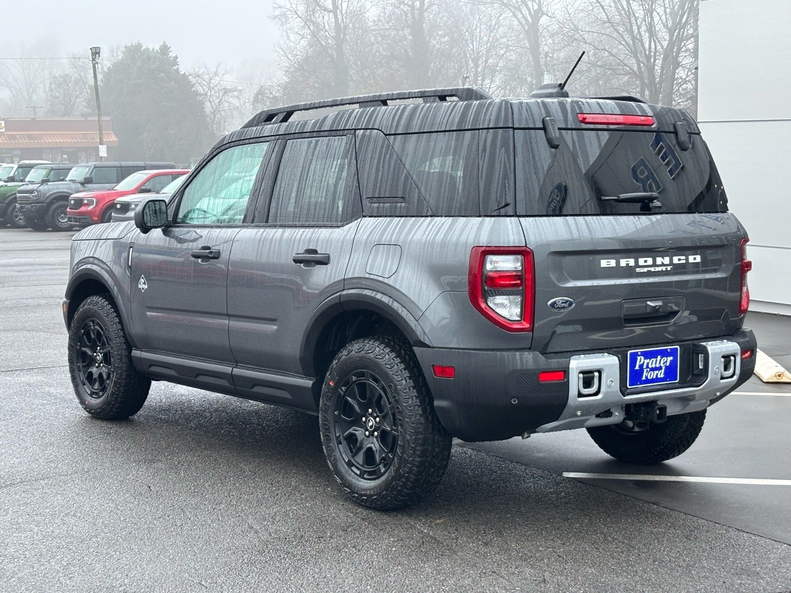 New 2025 Carbonized Gray Metallic Ford Outer Banks® image 4