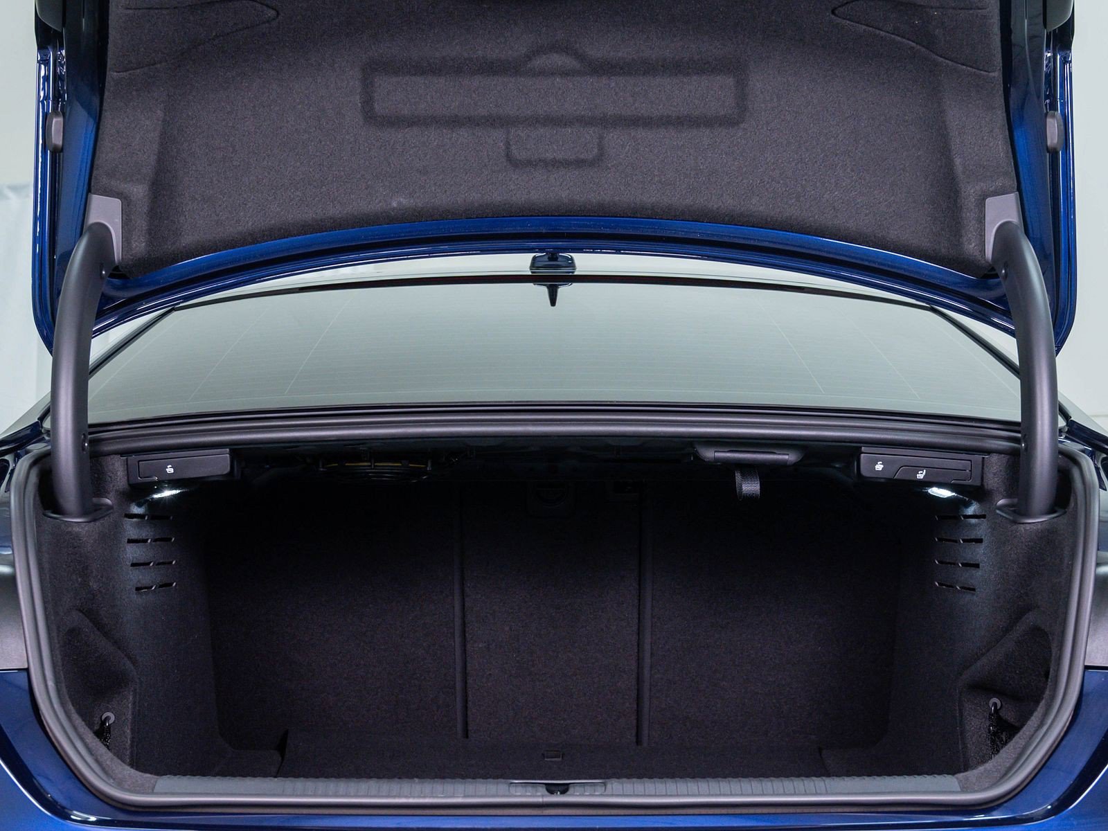 Used 2018 Navarra Blue Metallic Audi 2.9T image 8