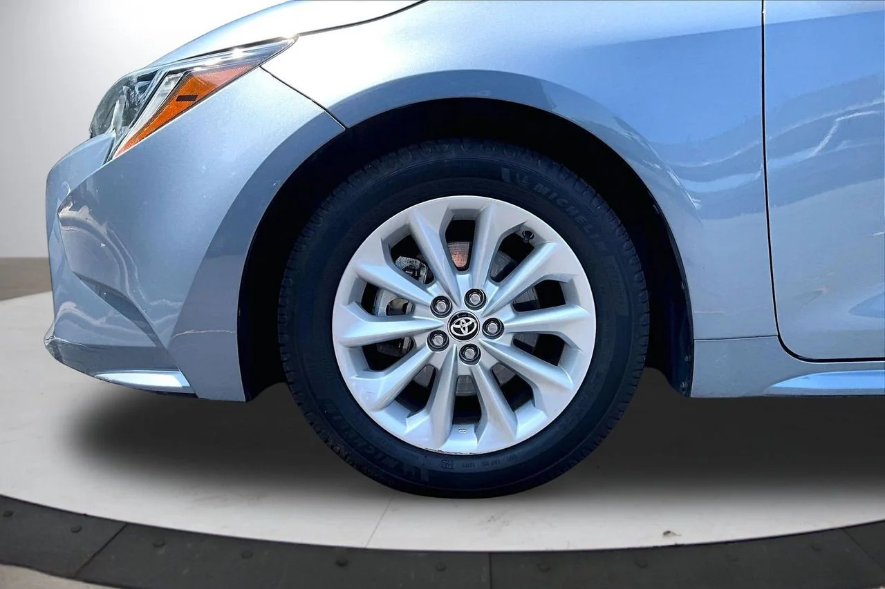 Certified Used 2021  Toyota LE image 31