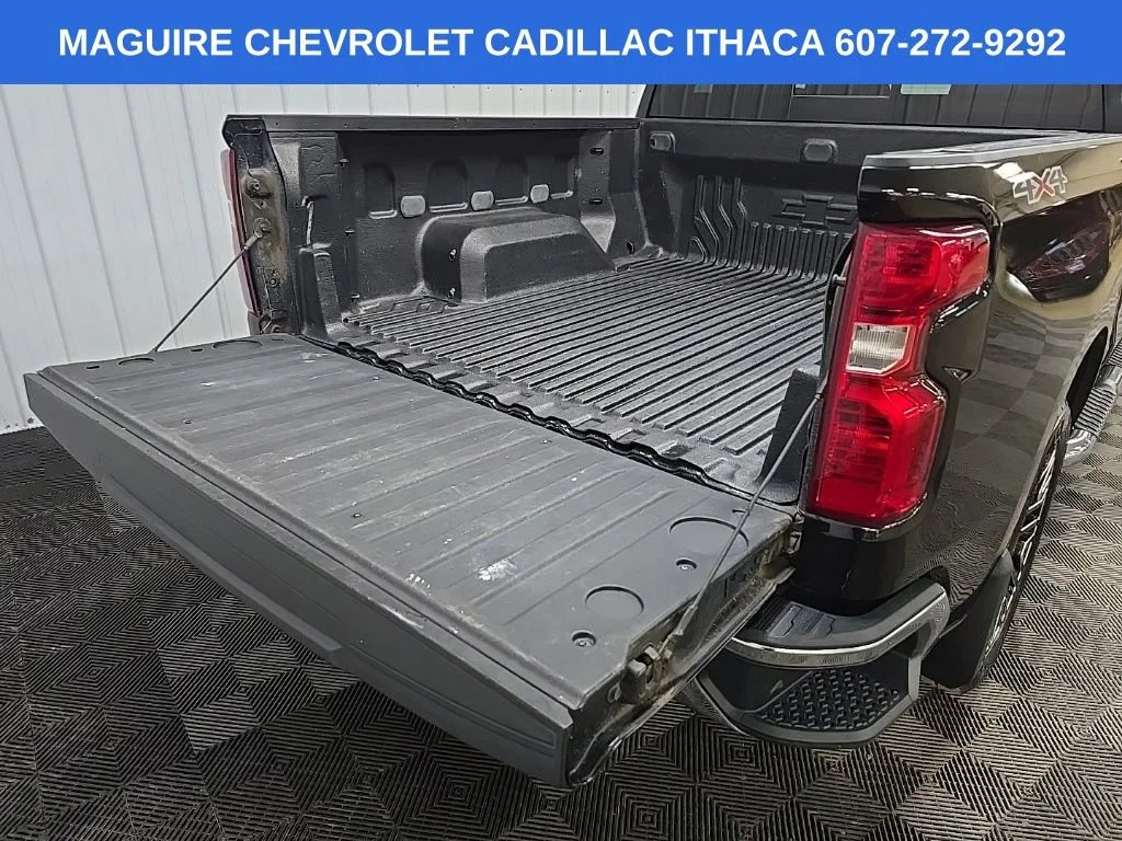 Used 2019 Black Chevrolet LT image 13