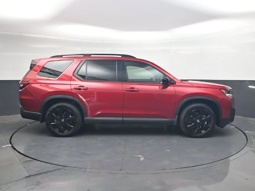 New 2026 Radiant Red Metallic II Honda Black Edition image 3