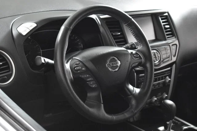 Used 2019 Silver Nissan SV image 21