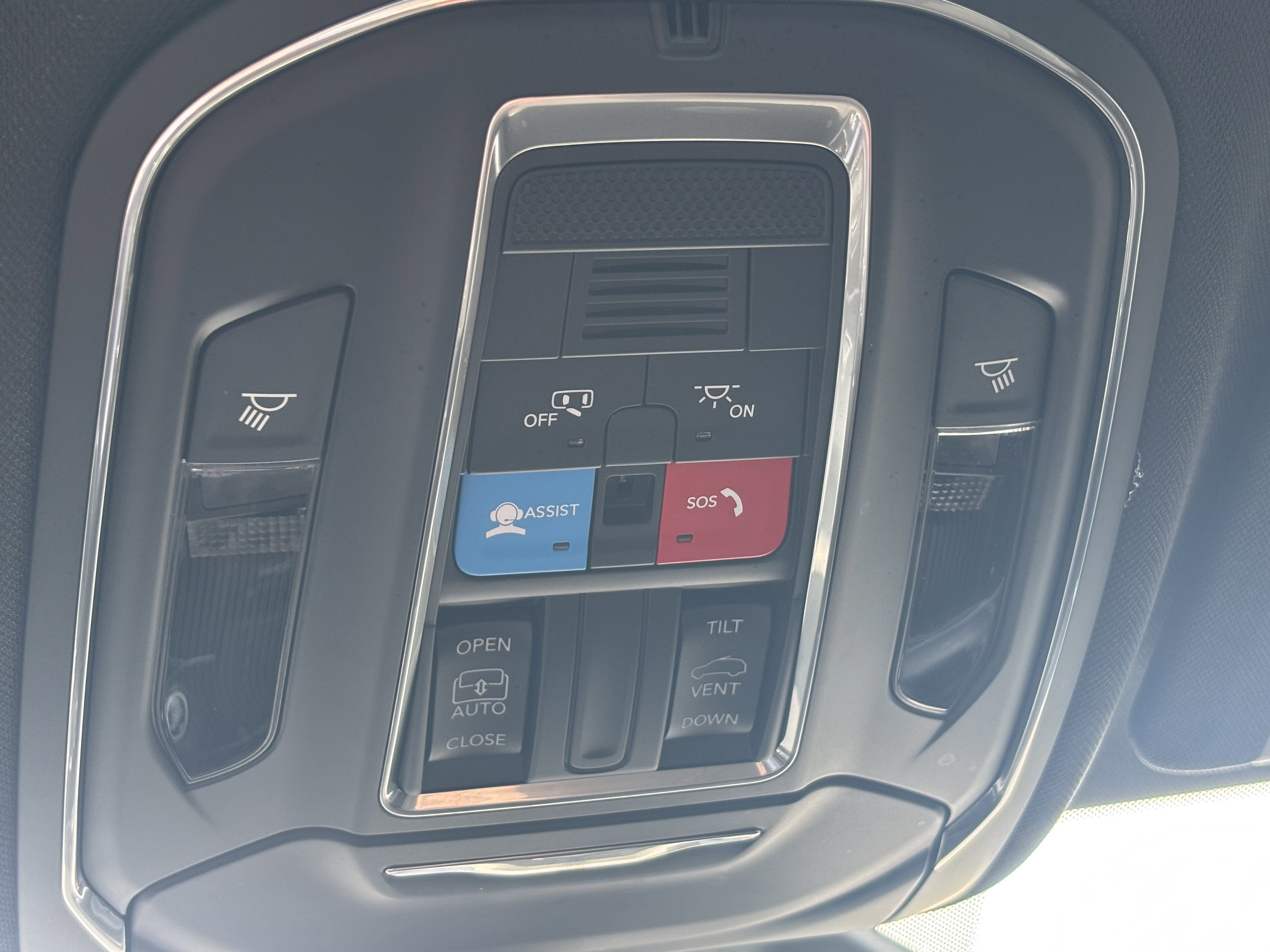 Used 2025 Velvet Red Pearlcoat Jeep Laredo X image 21