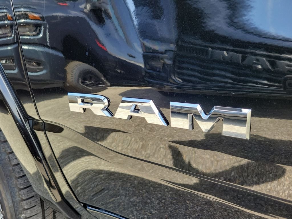 New 2026 Diamond Black Crystal Pearlcoat RAM Big Horn/Lone Star image 9