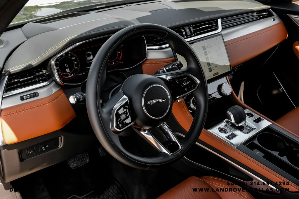 Used 2026 Grey Jaguar P400 R-Dynamic S image 15