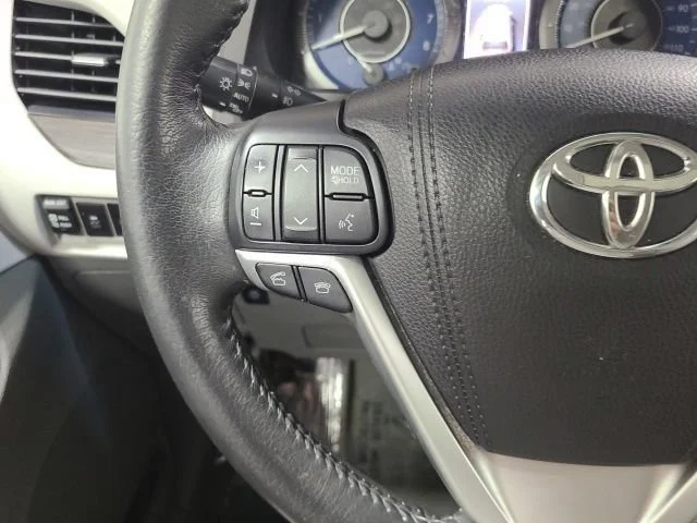 Certified Used 2017 Salsa Red Pearl Toyota XLE image 26