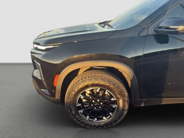 Used 2025 Mosaic Black Metallic Chevrolet Z71 image 9