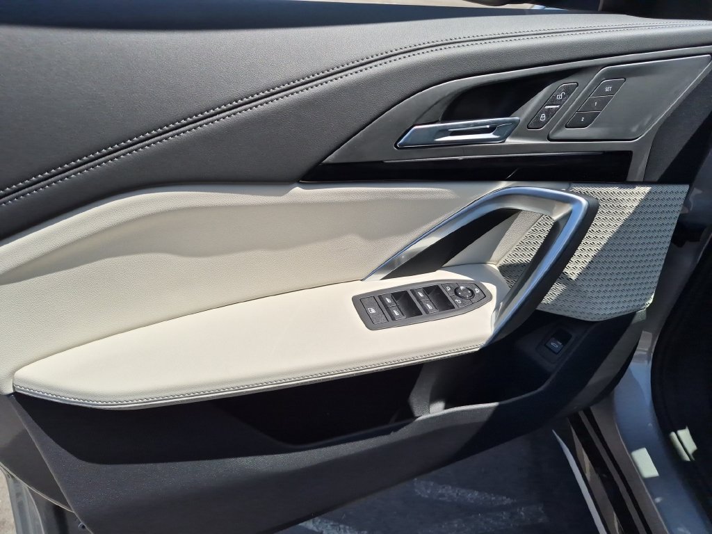 Used 2026 Silver BMW xDrive28i image 15