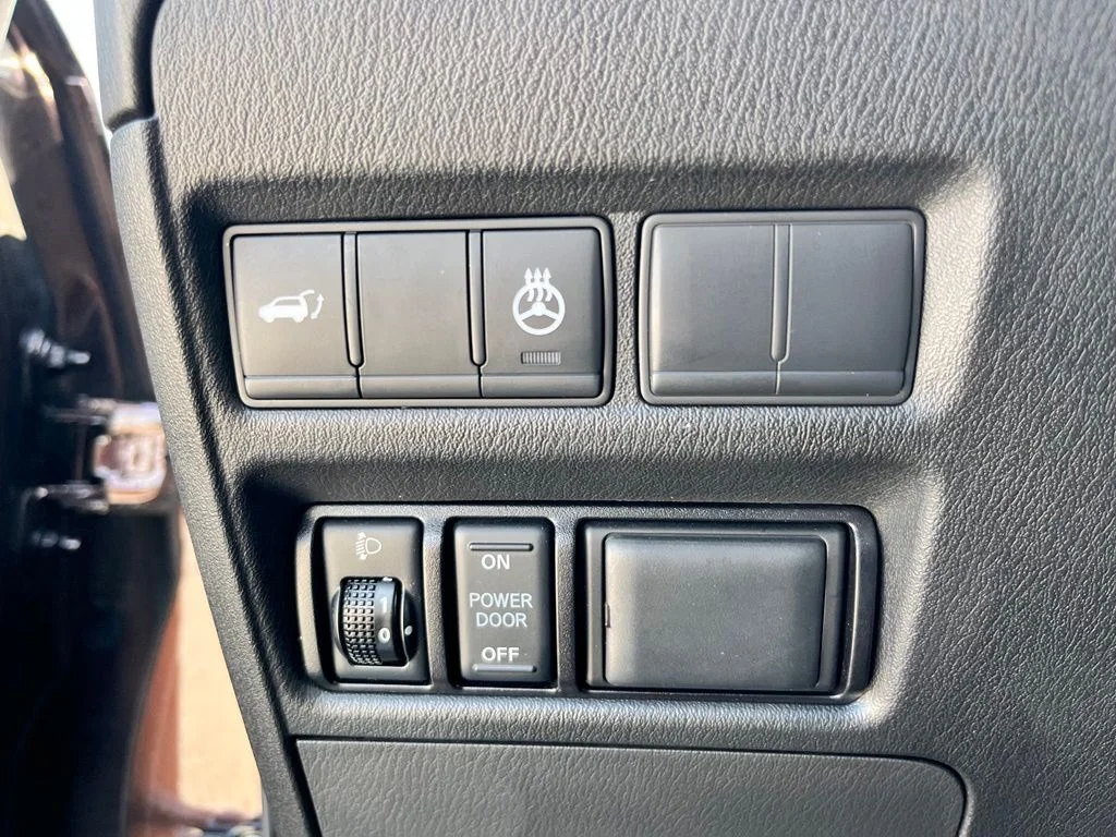 Used 2019 Brown INFINITI LUXE image 16