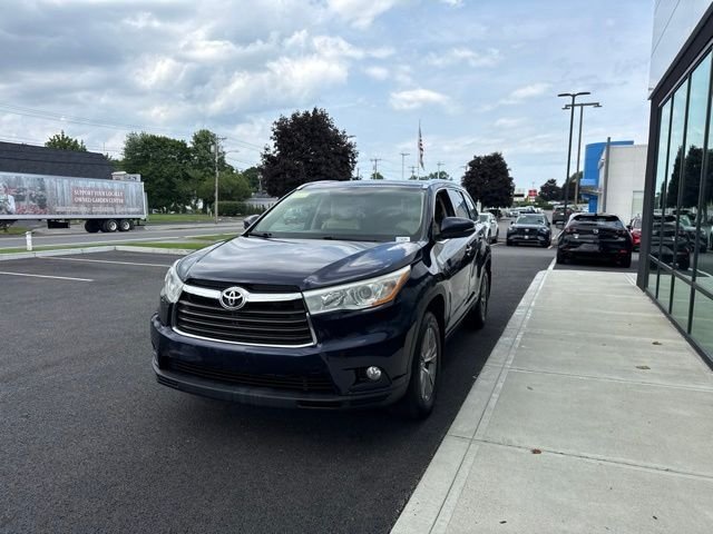 Used 2014 Blue Toyota XLE V6 image 6