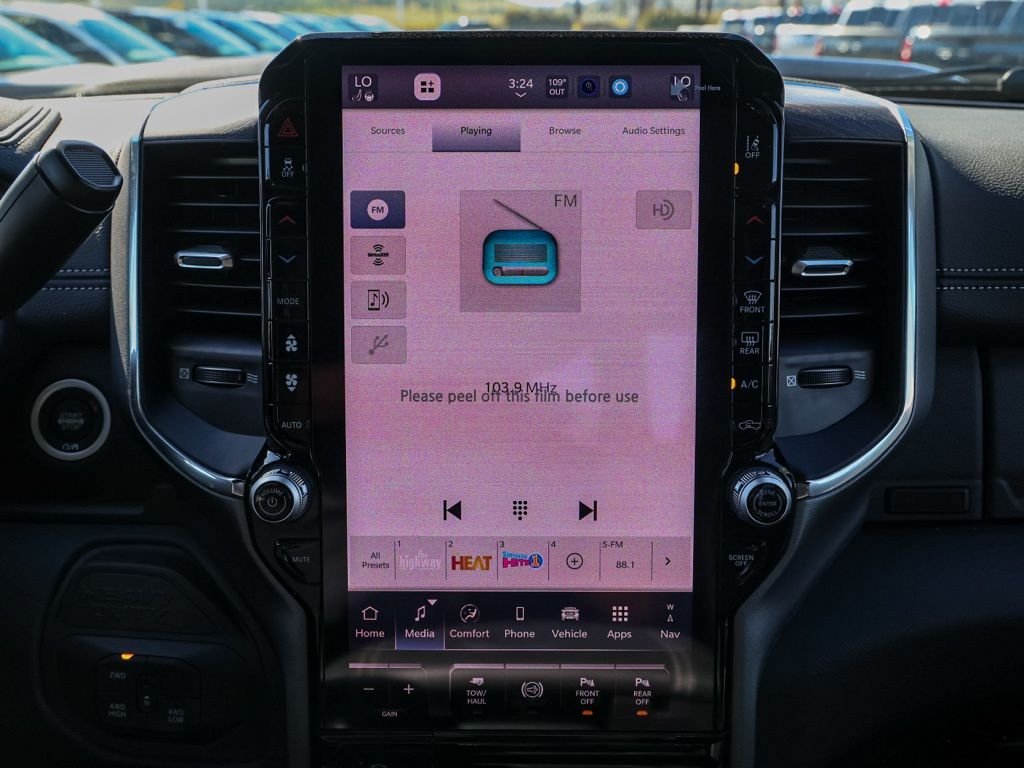 New 2026 Granite Crystal Metallic Clear-Coat Exterior Paint RAM Laramie image 27