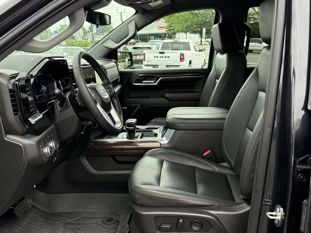 Used 2024 Silver GMC Elevation image 13