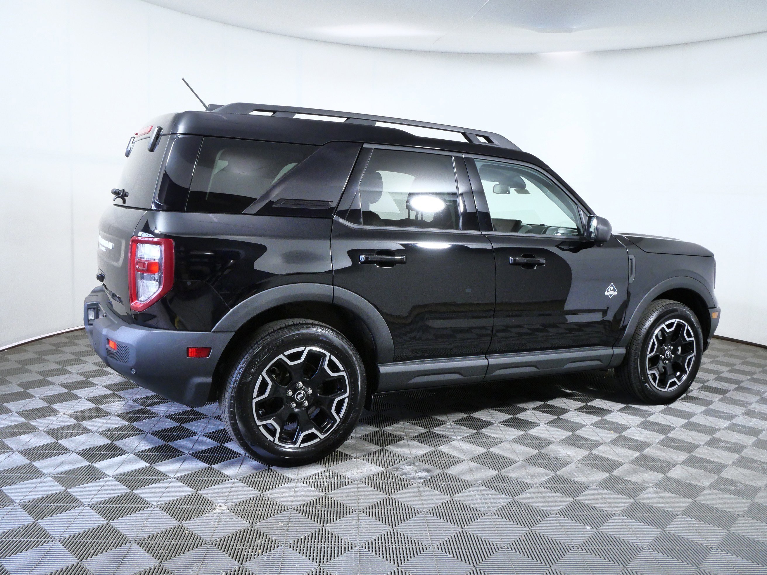 Certified Used 2025 Shadow Black Ford Outer Banks image 8