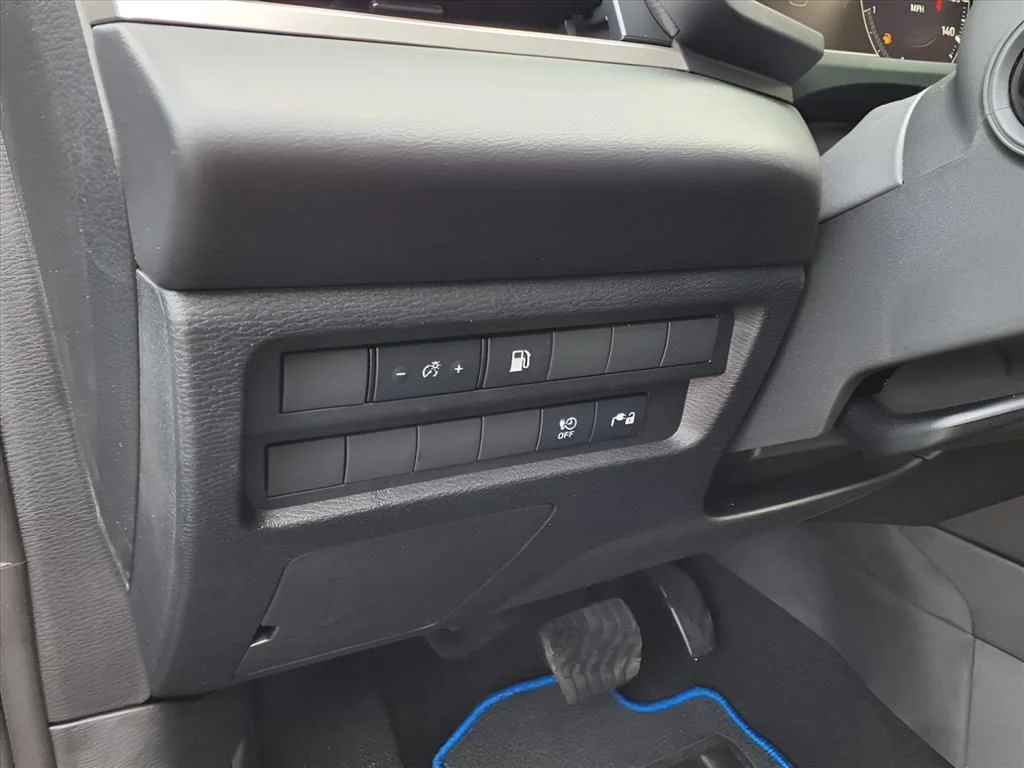 2025 Mitsubishi Outlander Plug-in Hybrid ES - Photo 17