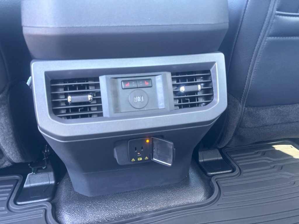 New 2026 Oxford White Ford Lariat image 33