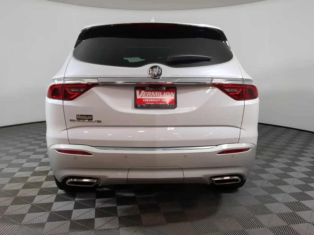 Used 2023 White Frost Tricoat Buick Premium image 7