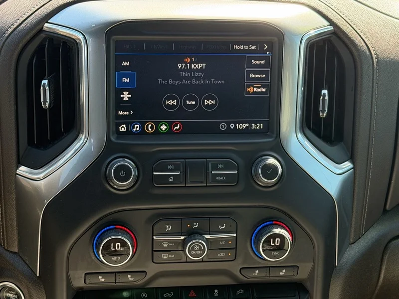 Used 2020 SUMMIT WHITE Chevrolet LT image 10