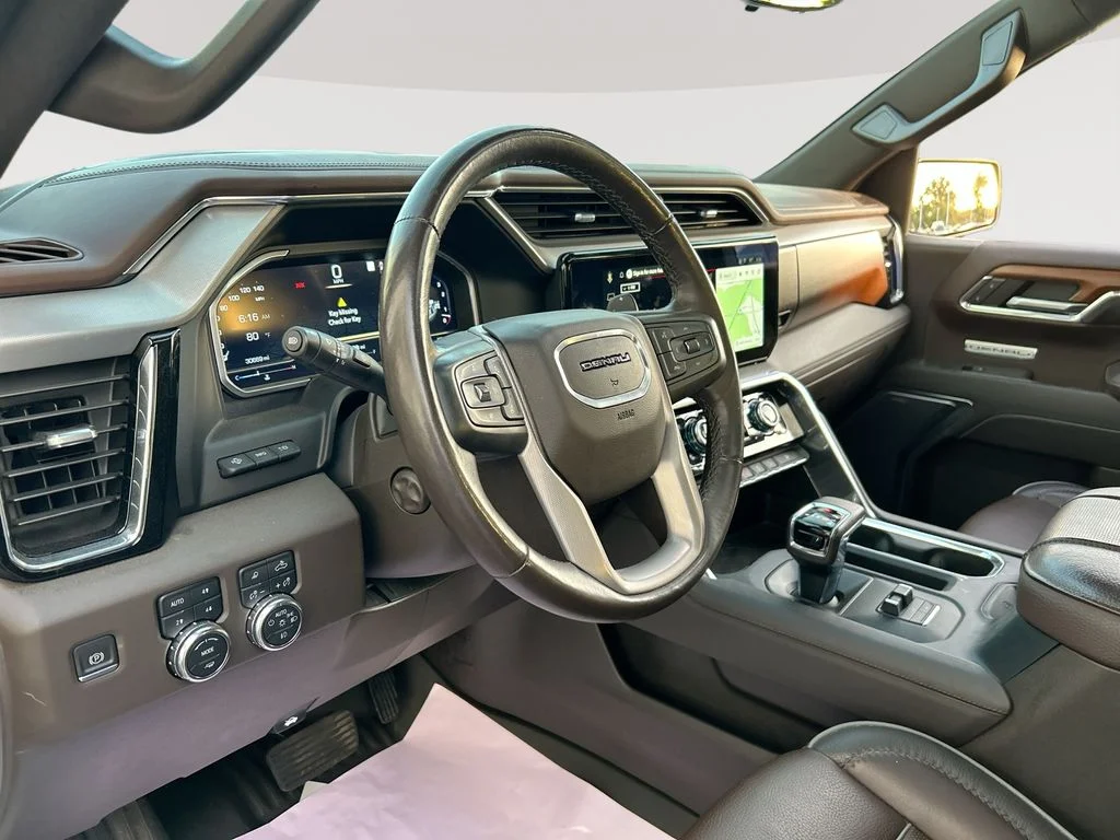 Used 2023 White GMC Denali image 15