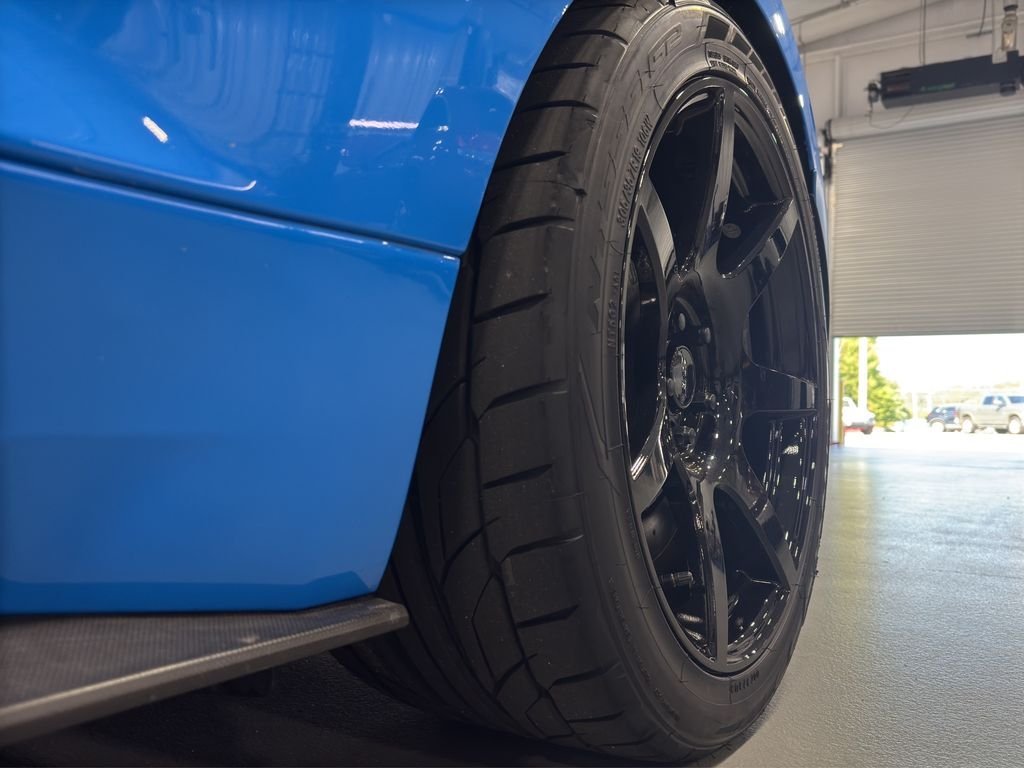 Used 2017 Grabber Blue Ford Shelby GT350 image 16