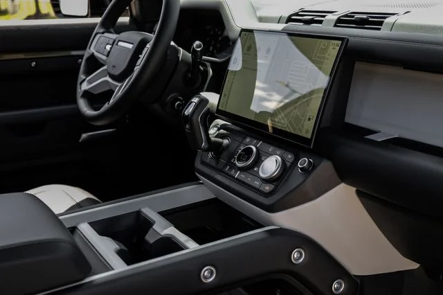 New 2026  Land Rover X-Dynamic SE image 29