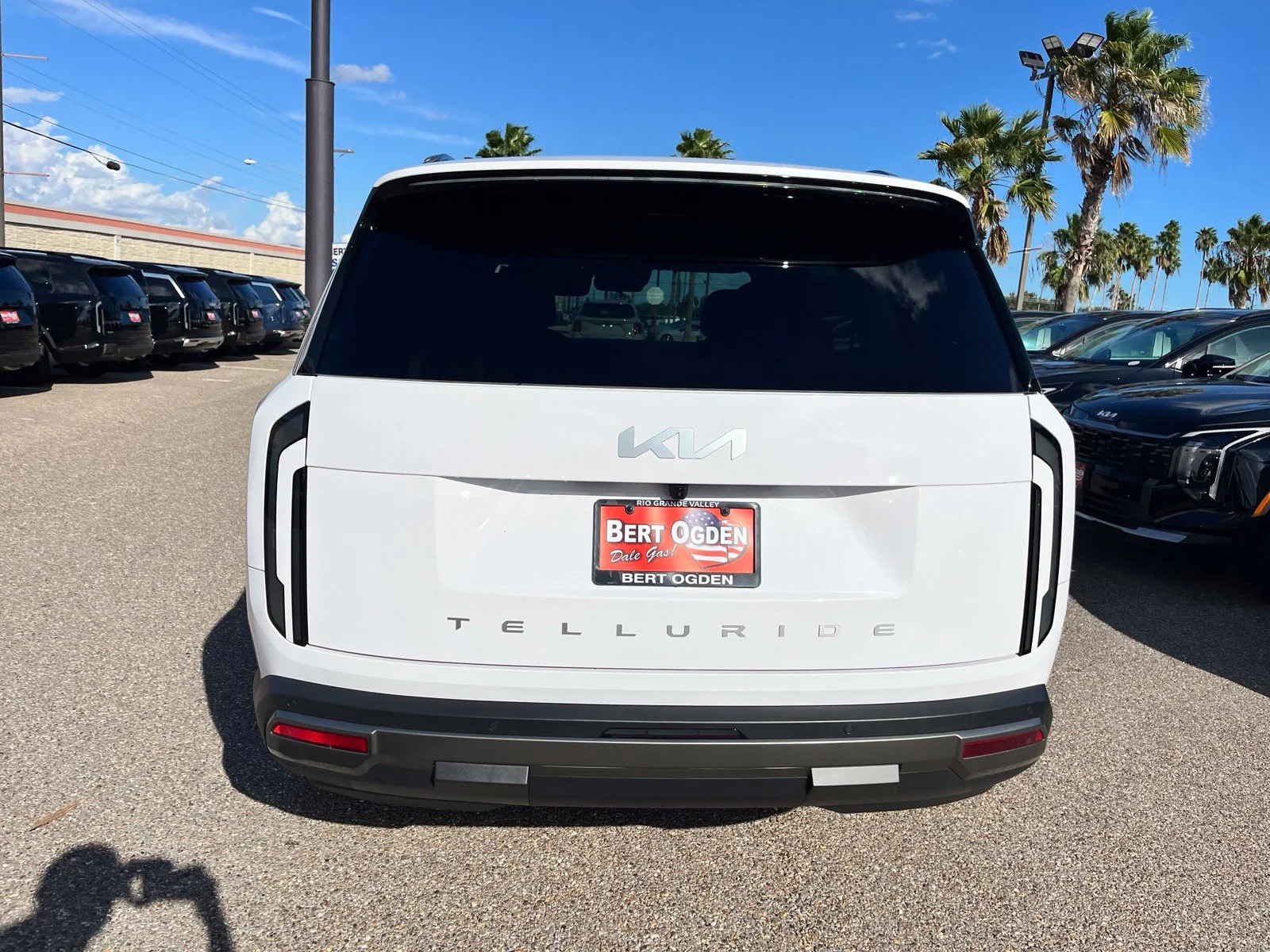New 2027 White Kia S image 6