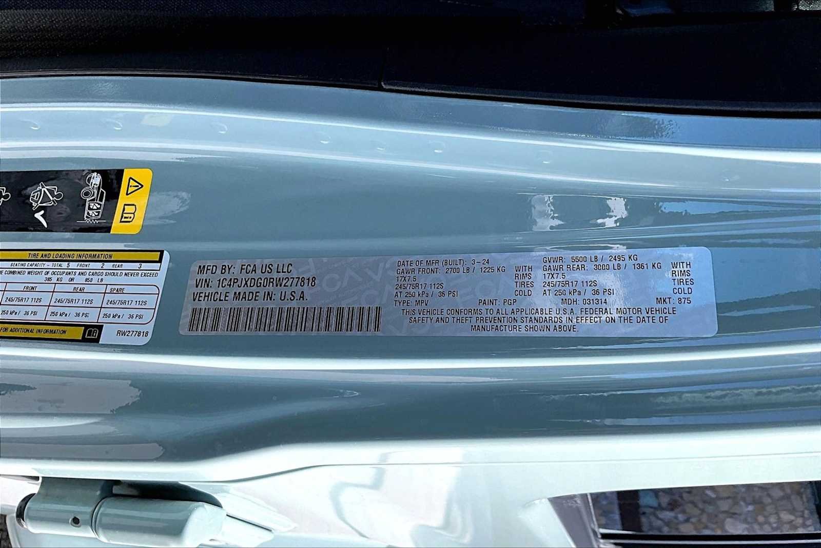 Used 2024 Earl Clearcoat Jeep Sport S image 26