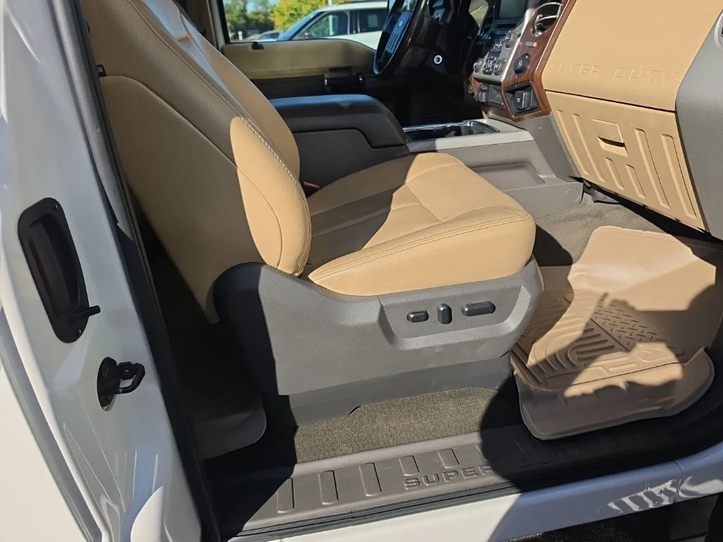 Used 2015 White Ford Lariat image 4