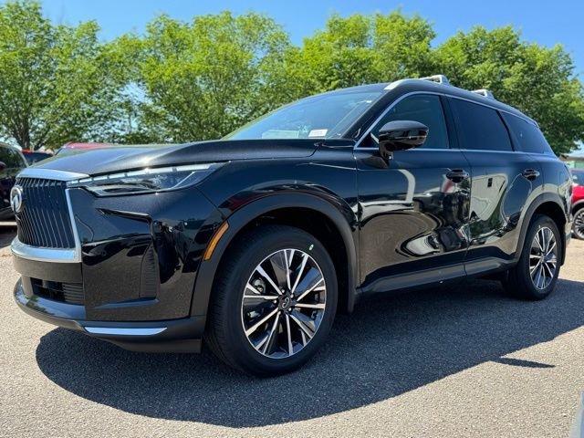 New 2027 MINERAL BLACK INFINITI Luxe AWD image 3