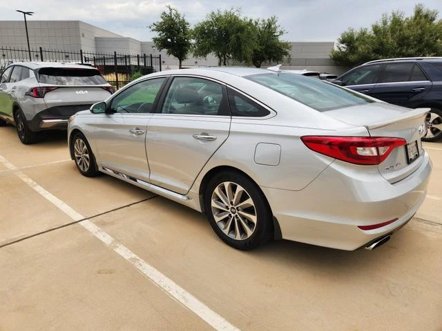 Used 2015 Silver Hyundai Sport image 3