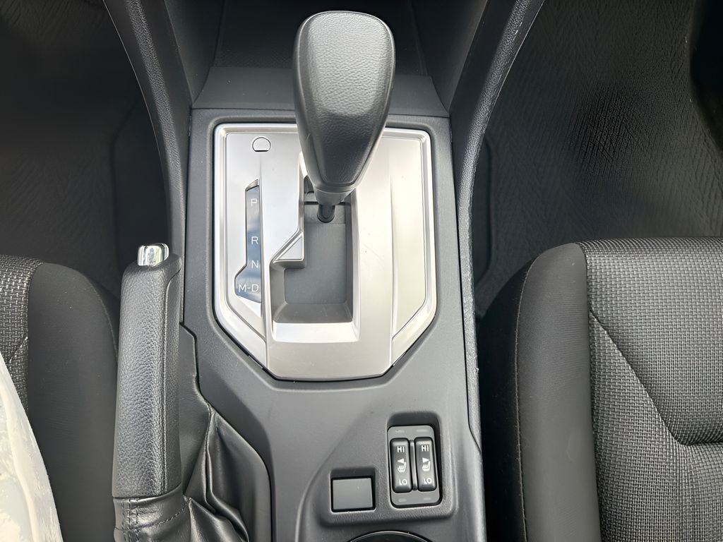 Used 2018 Ice Silver Metallic Subaru 2.0i Premium image 18