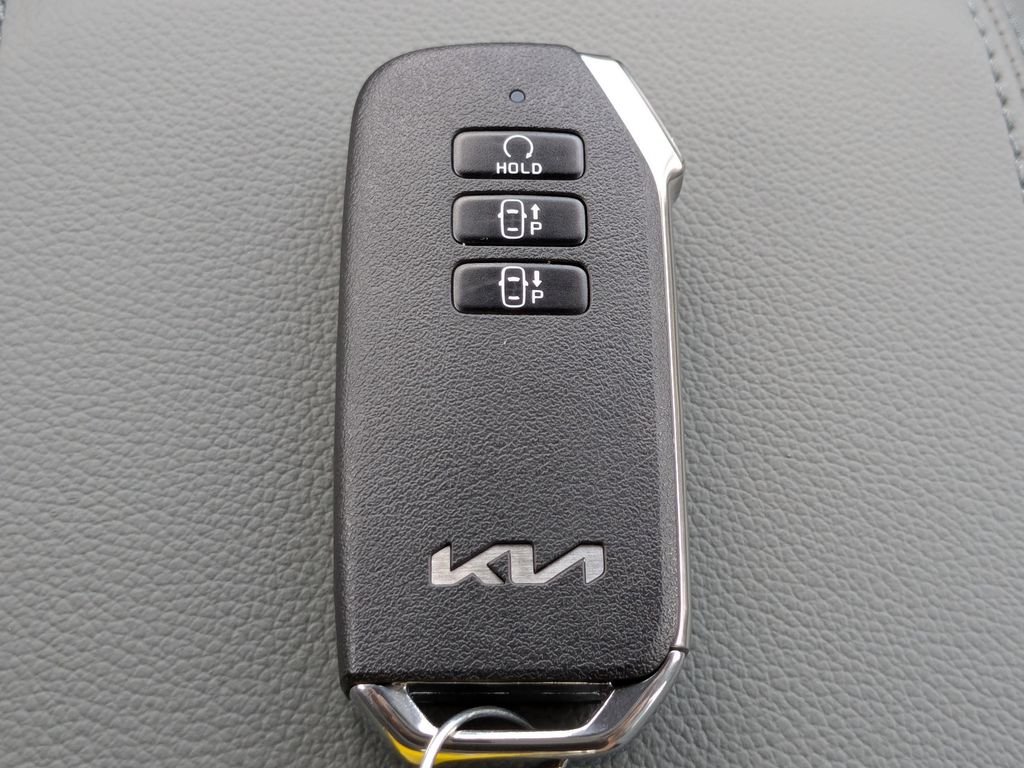 New 2025 Jungle Green Kia X-Line Prestige image 44