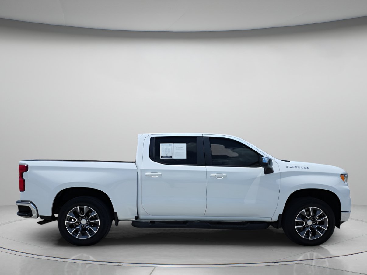 Used 2022 Summit White Chevrolet LT image 2