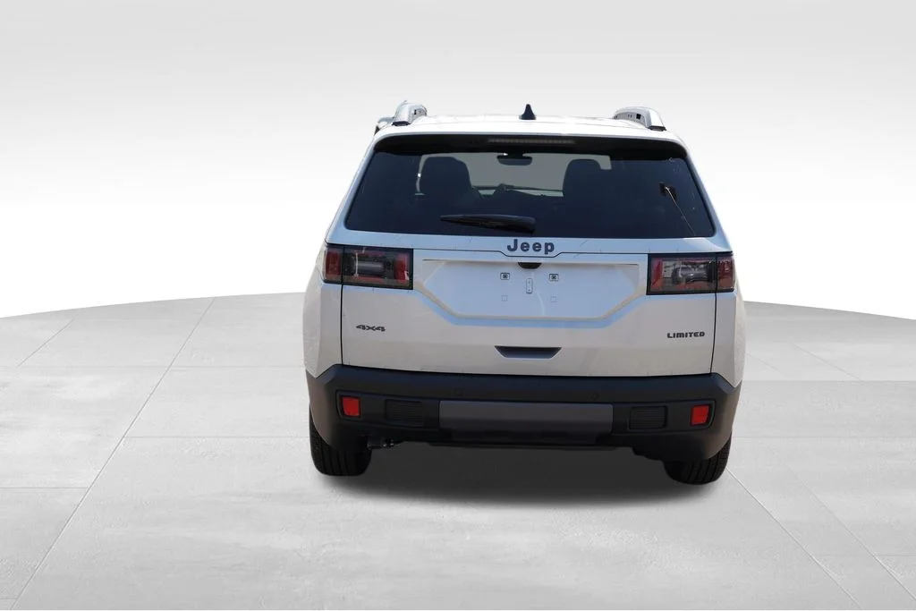 New 2026 Silver Zynith Clearcoat Jeep Limited image 4