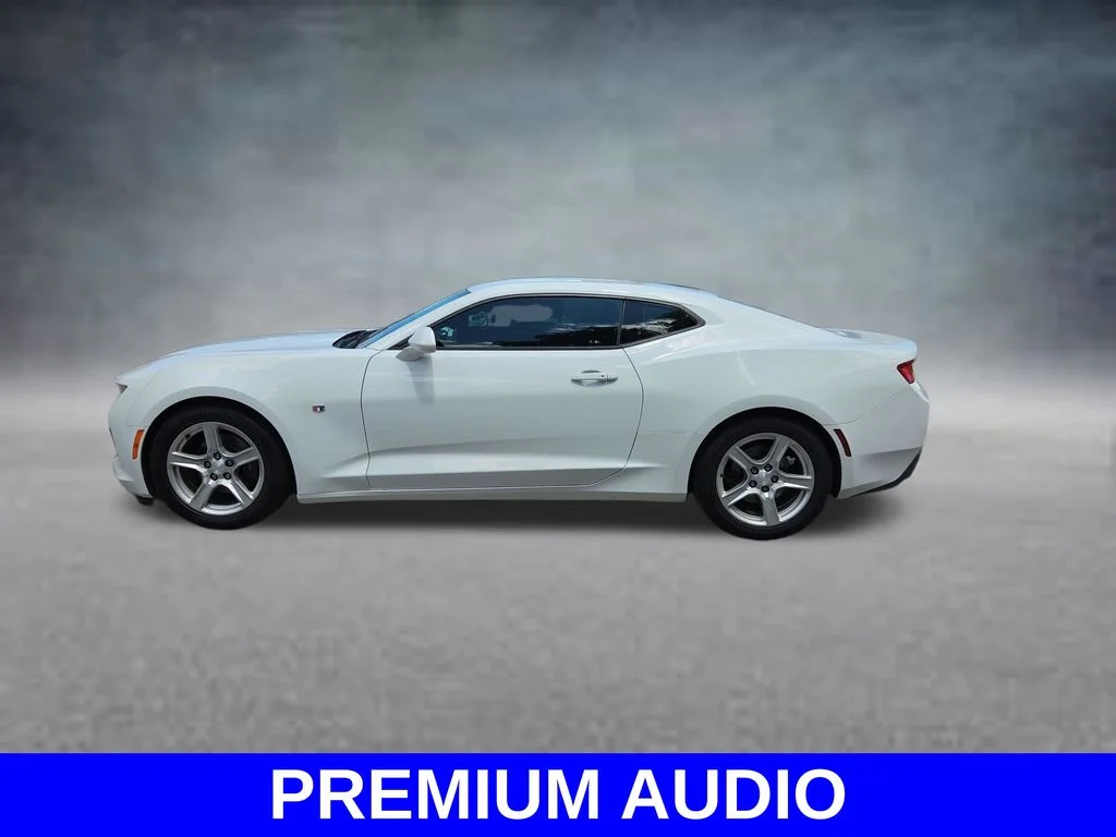 Used 2018 White Chevrolet 1LT image 8