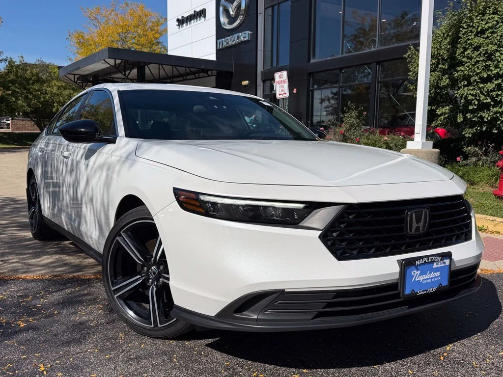 Used 2024  Honda Sport image 1