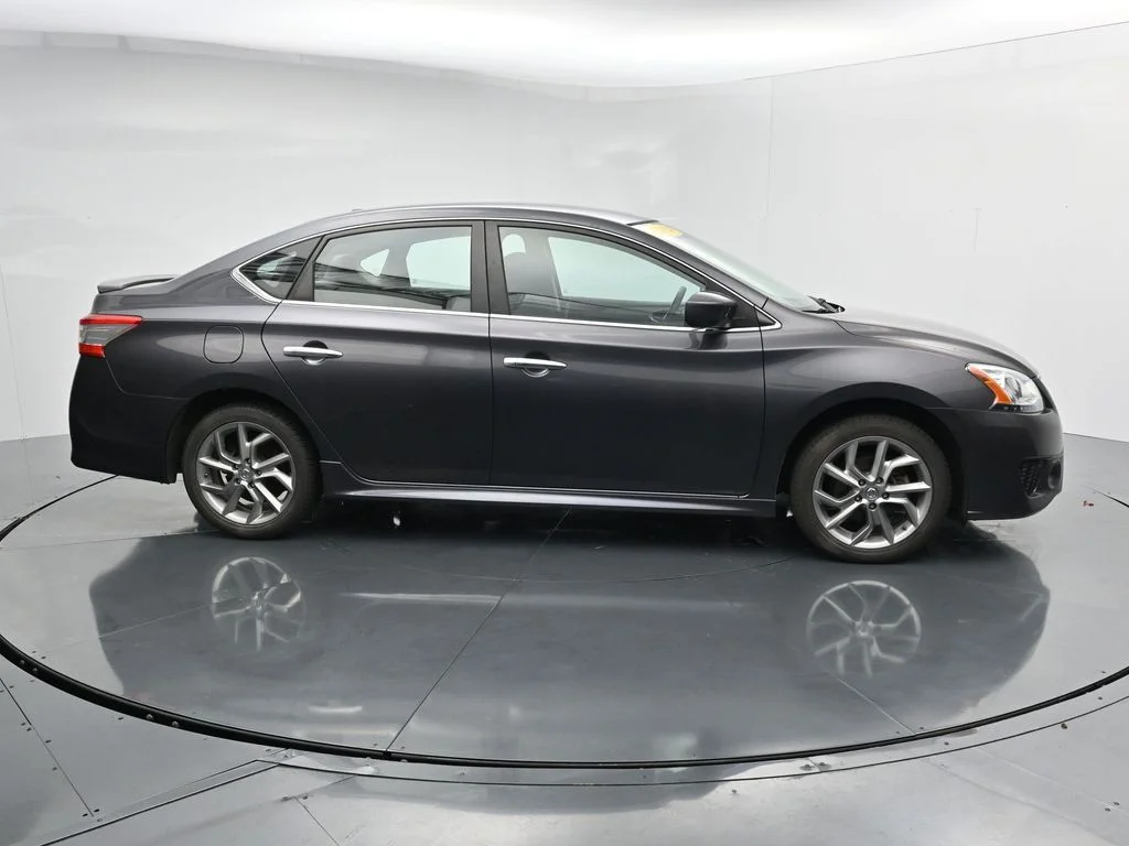 Used 2014 Gray Nissan SR image 9