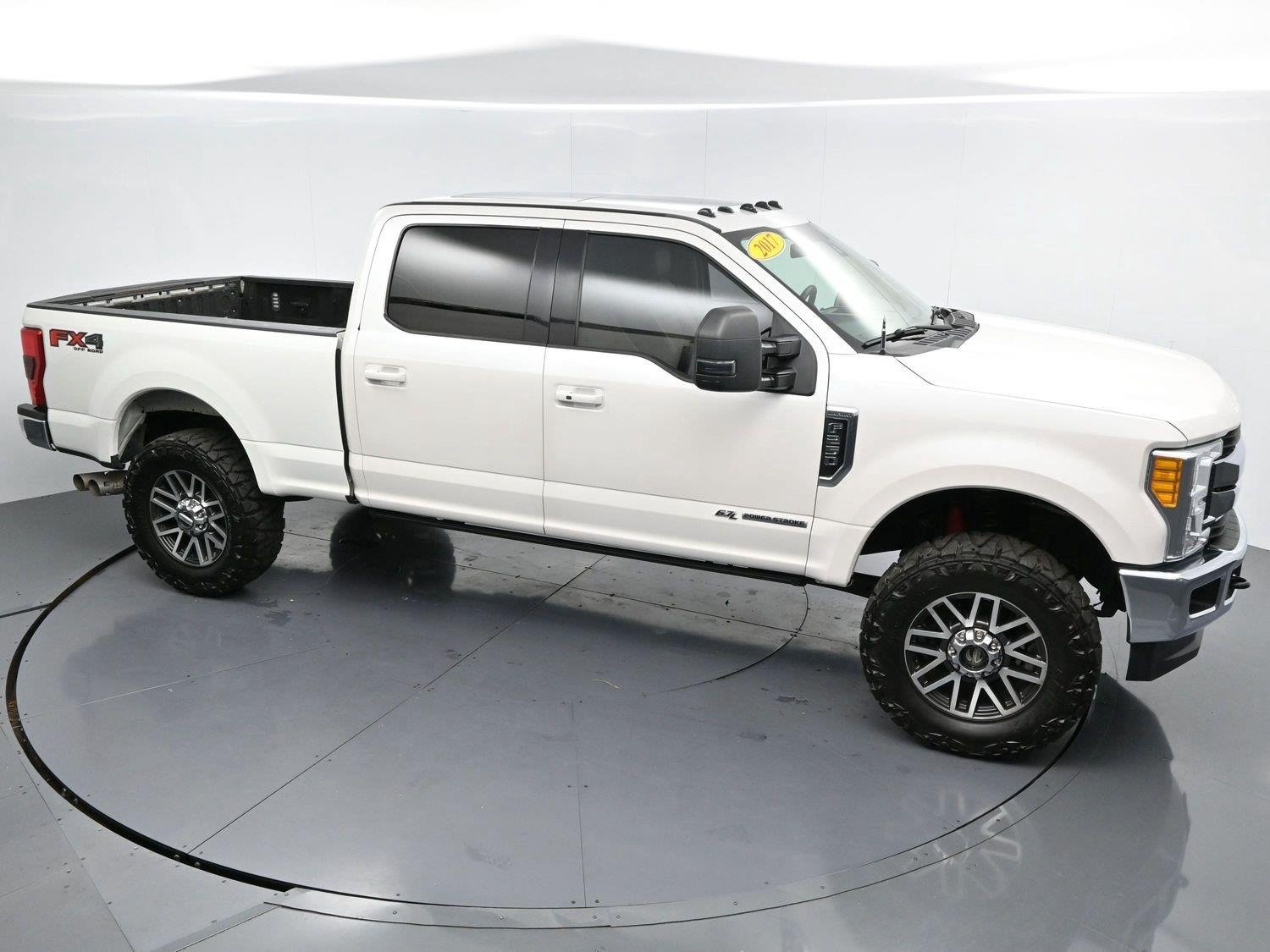 Used 2017 White Platinum Metallic Tri-Coat Ford Lariat image 43