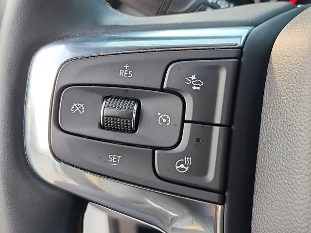 Used 2024 Iridescent Pearl Tricoat Chevrolet Premier image 28