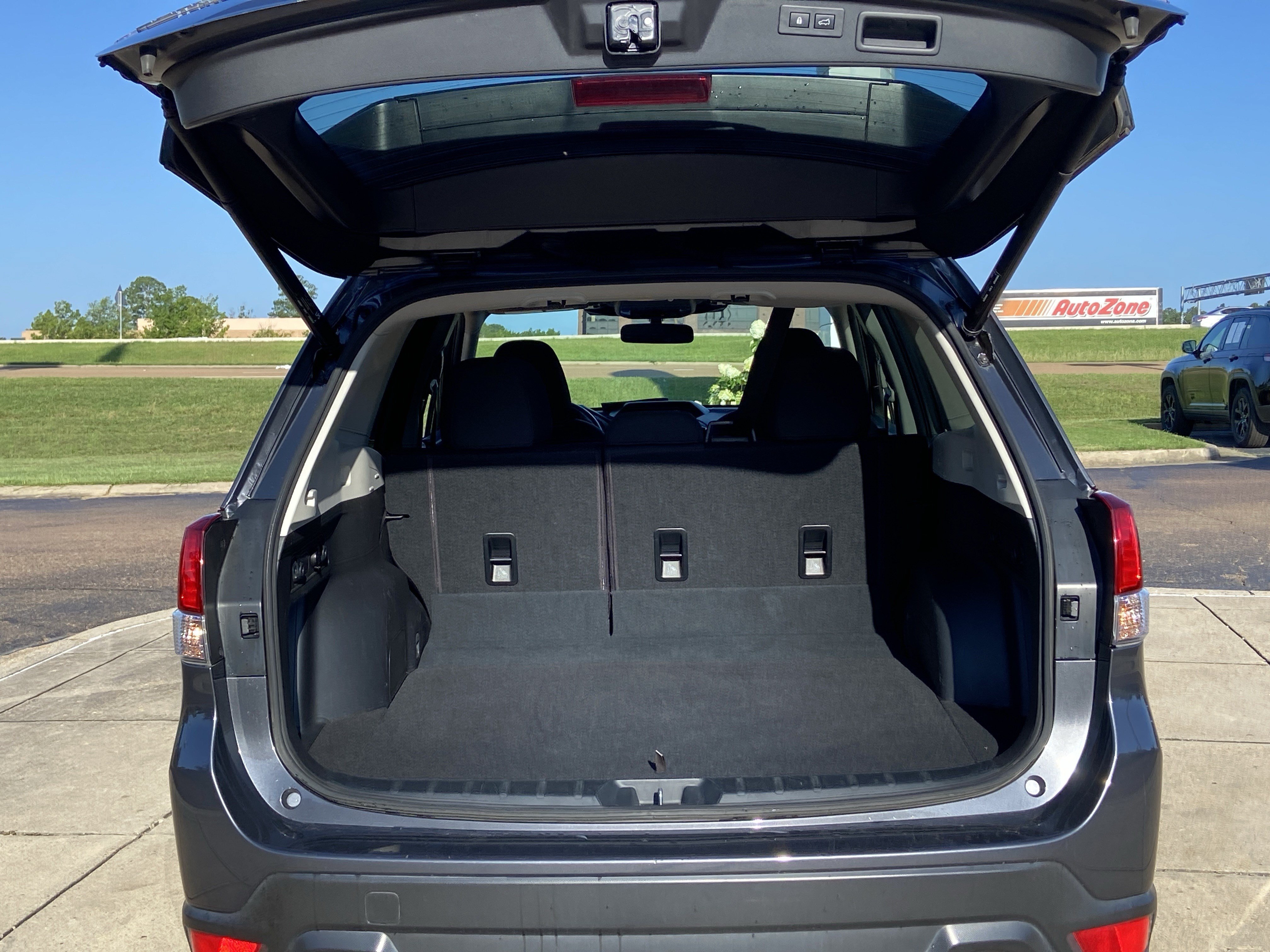 Used 2022 Magnetite Gray Metallic Subaru Premium image 26