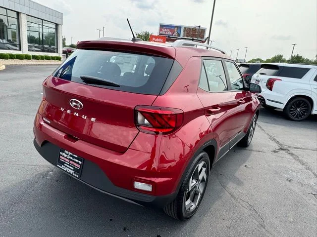 2025 Hyundai Venue SEL - Photo 9