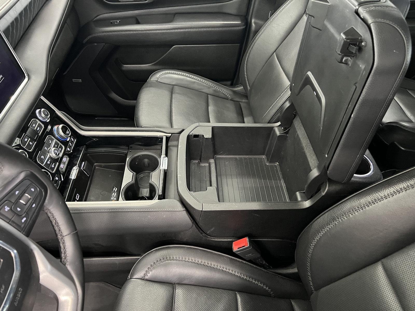 2023 GMC Yukon Denali - Photo 19